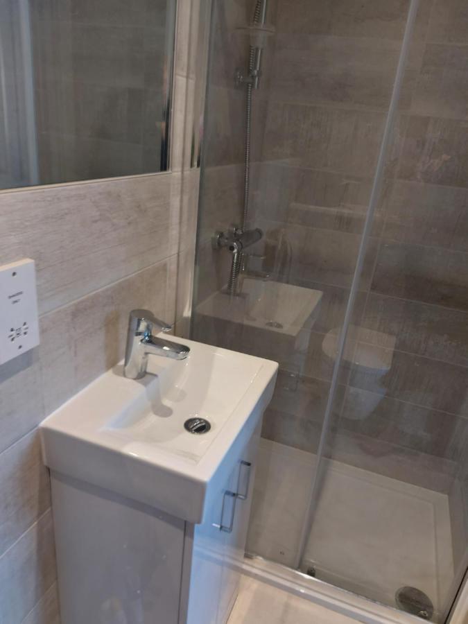 Secret Garden Apartment Faygate ภายนอก รูปภาพ