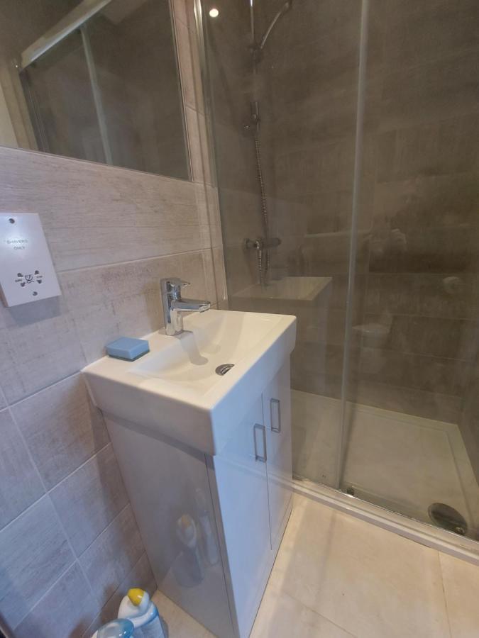 Secret Garden Apartment Faygate ภายนอก รูปภาพ