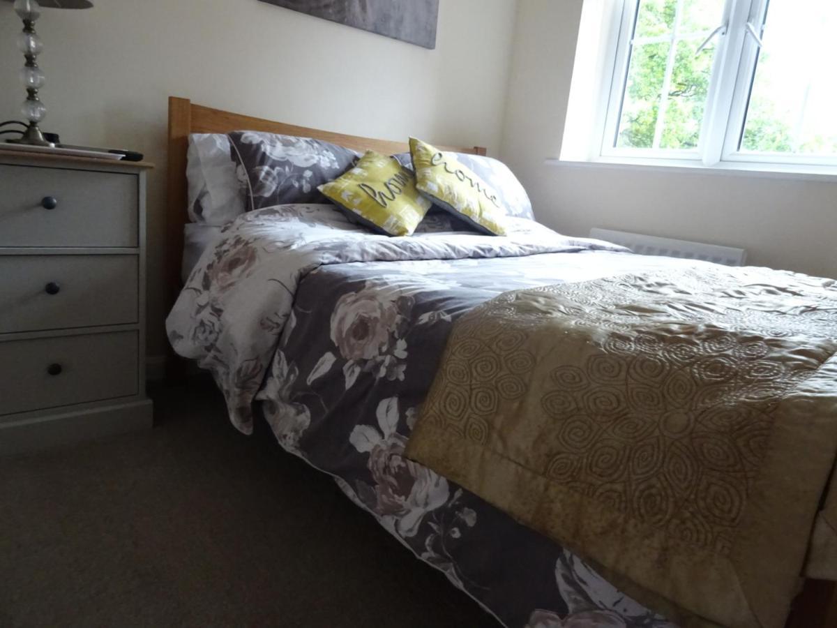 Secret Garden Apartment Faygate ภายนอก รูปภาพ